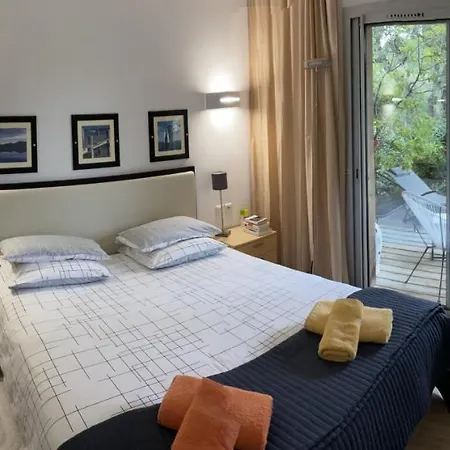 Cala Sultana -baie Santa Giulia - Rez Jardin 1ere Ligne Apartament *