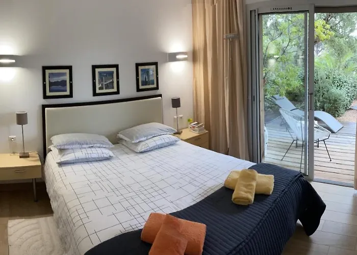 Cala Sultana -baie Santa Giulia - Rez Jardin 1ere Ligne Apartment *